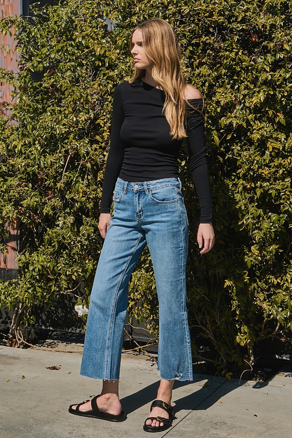 HIGH RISE CROPPED DAD JEANS